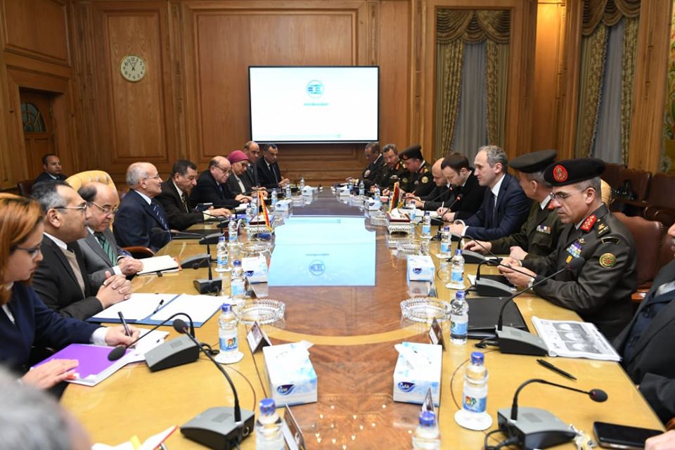 “العصار” يبحث مع بيلاروسيا زيادة نسبة المكون المحلى فى الصناعة المصرية