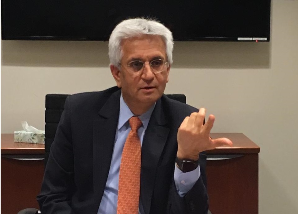 ميرزا حسن، المدير التنفيذى وعميد مجلس المديرين التنفيذيين، بالبنك الدولى