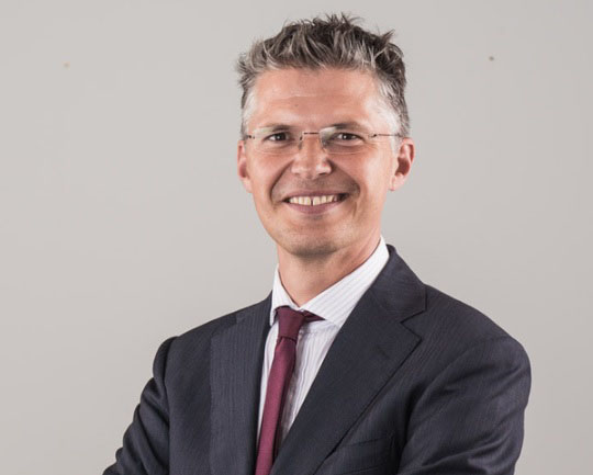 تشارلز روبيرتسون ؛ رينيسانس كابيتال