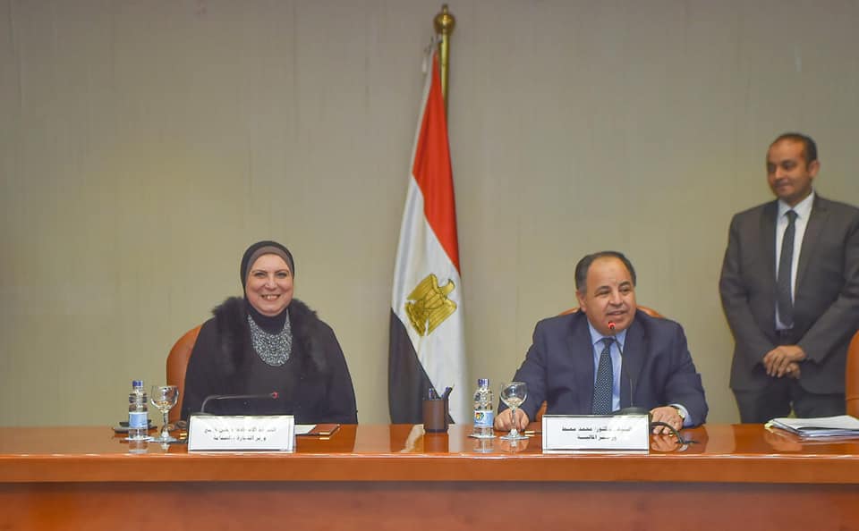 المالية والتجارة توقعان 31 «اتفاق تسوية» لمستحقات المصدرين المتأخرة.. ودفعة جديدة خلال أيام