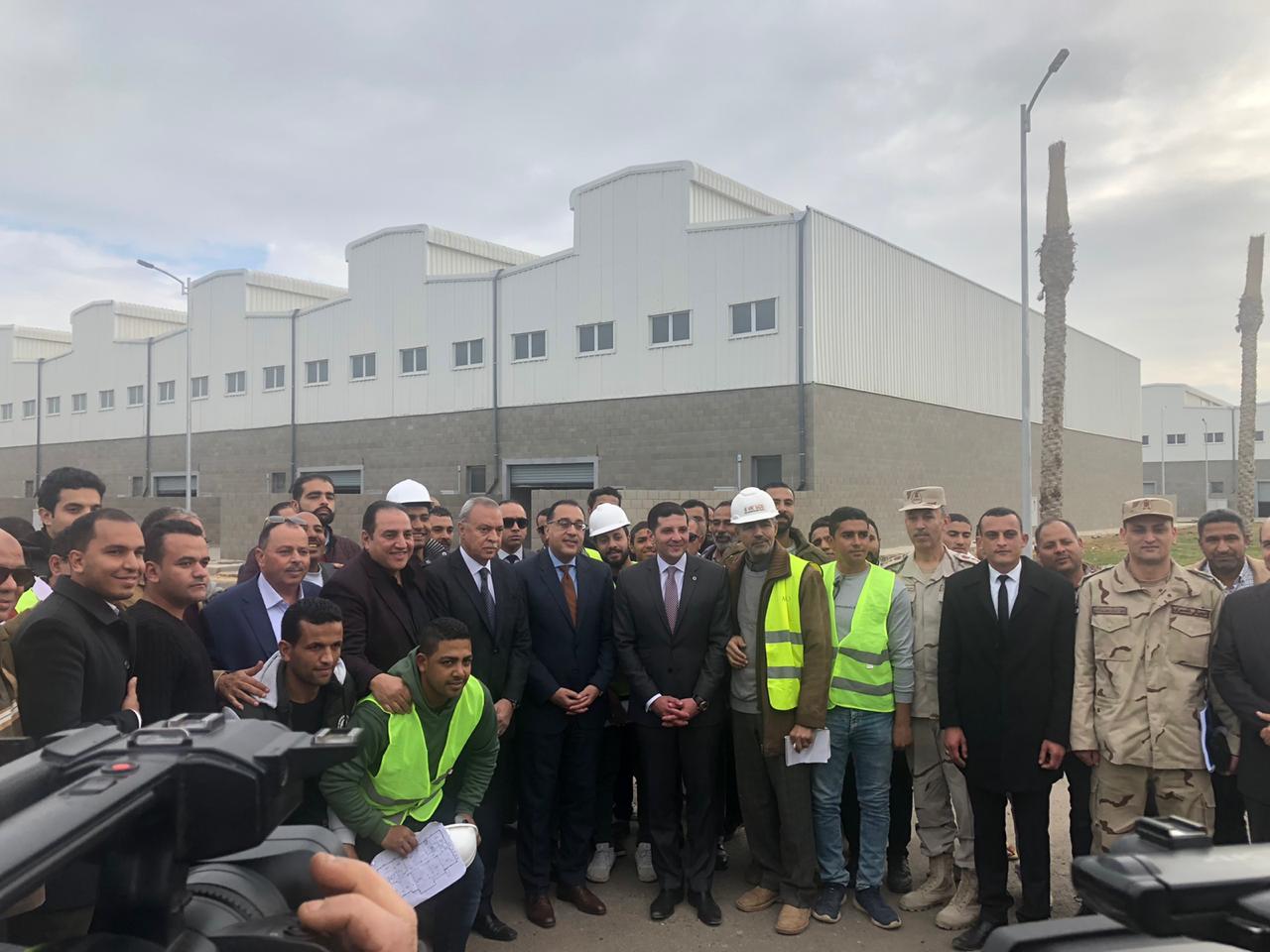 رئيس الوزراء يتفقد أعمال تنفيذ “المنطقة الاستثمارية” ببنها