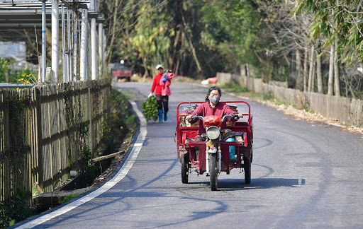 الصين تعلق جميع رسوم الطرق في فترة الوقاية من الوباء