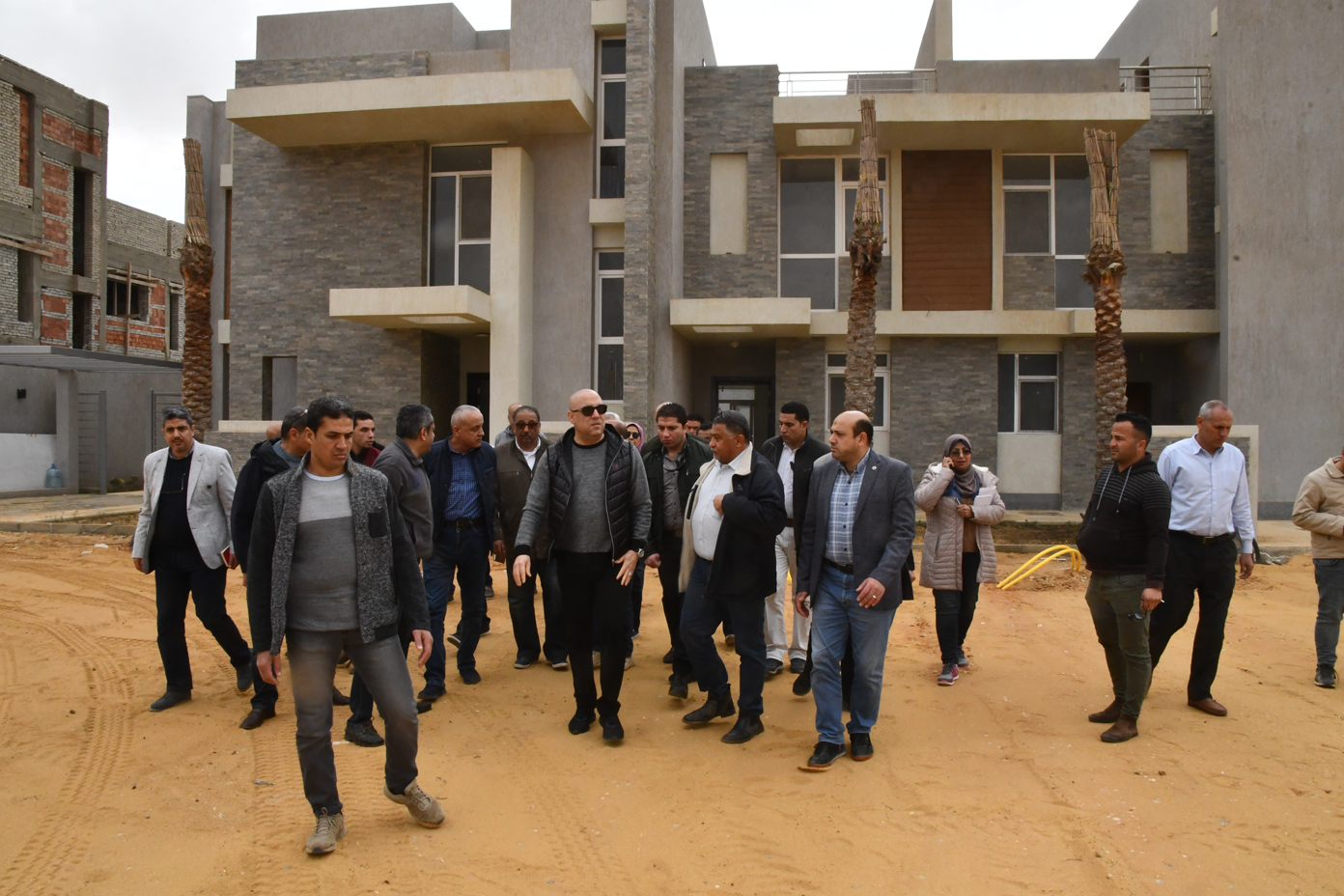 وزير الإسكان أثناء جولته بالعاصمة الإدارية