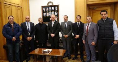 “الغرف التجارية” تبحث مع سفير نيوزيلندا زيادة التبادل التجارى بين البلدين