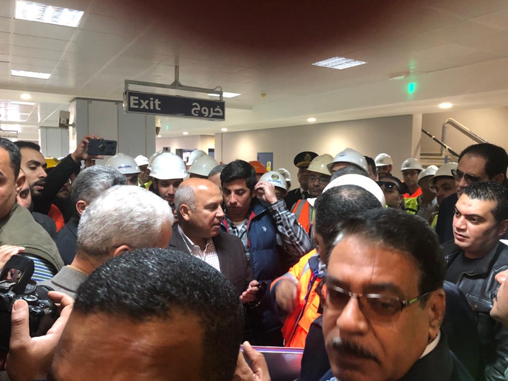 “النقل” تدرس تطبيق تذكرة موحدة للمترو والقطار الكهربائى والمونوريل