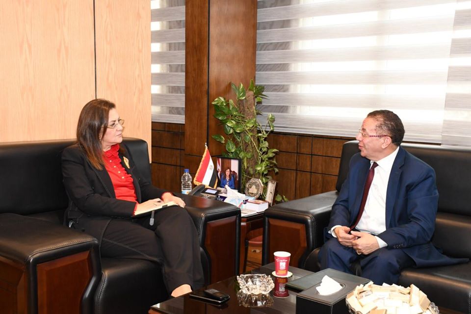 وزيرة التخطيط تجتمع مع رئيس “ريفايفل للخدمات الفندقية الأمريكية”