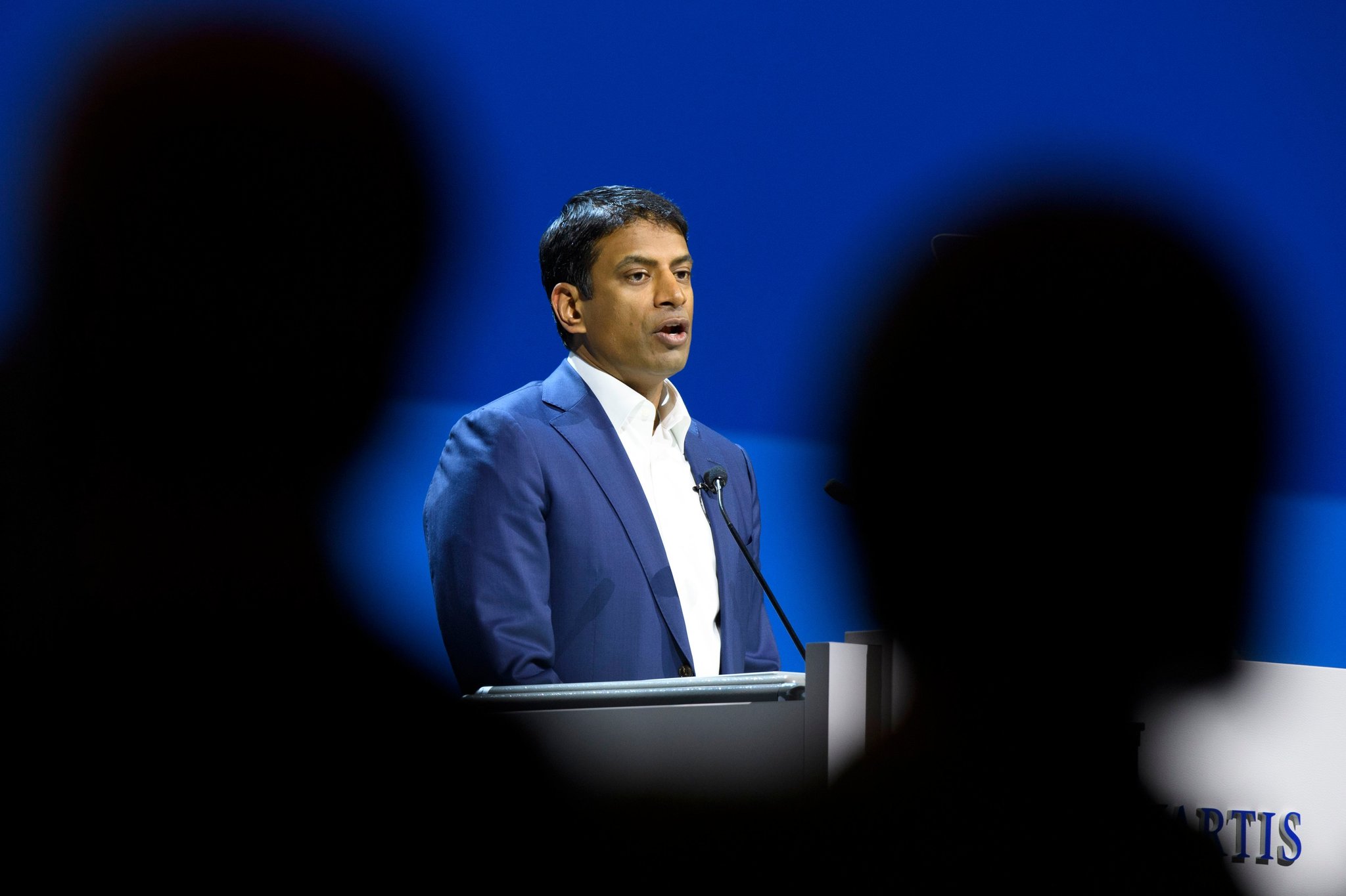 فاس ناراسيمهان الرئيس التنفيذي لشركة نوفارتس