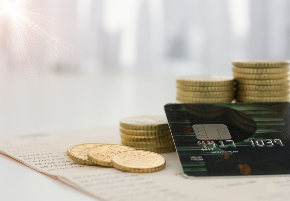 التجزئة المصرفية ؛ بطاقات الائتمان ؛ القروض الشخصية من البنوك