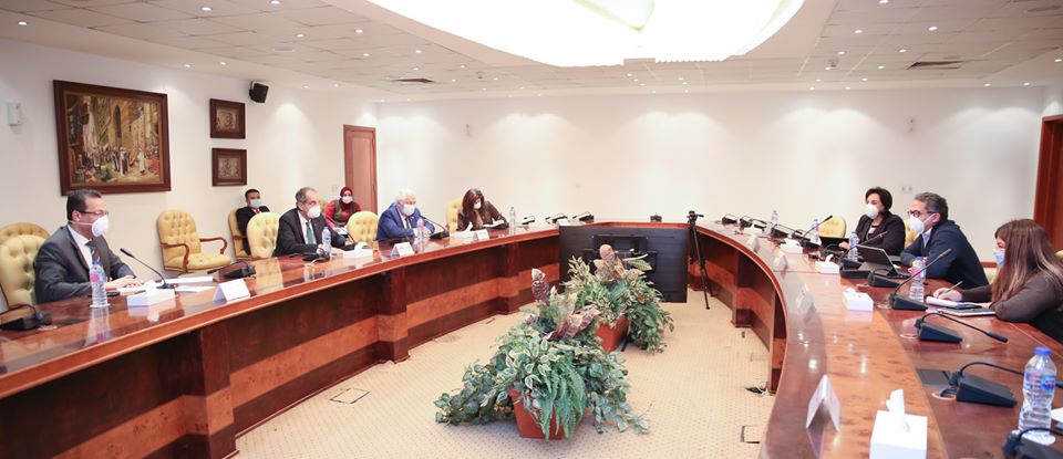 تفعيل خط ساخن لتلقى شكاوى واستفسارات العاملين بالقطاع السياحى