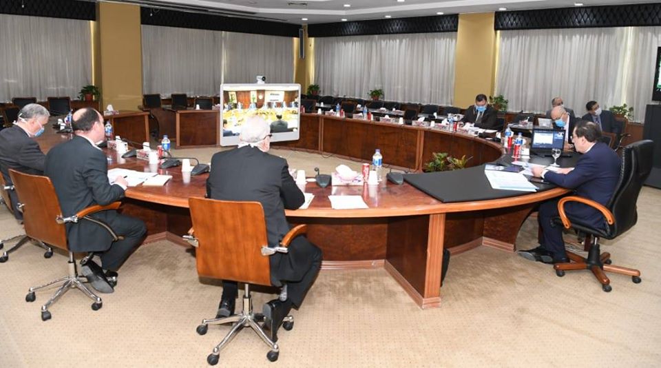 وزير البترول: تحويل أكبر عدد ممكن من السيارات للعمل بالغاز الطبيعى