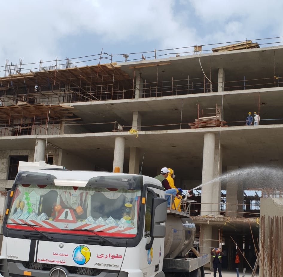 “المجتمعات العمرانية” تبدأ تعقيم مشروعات “العلمين الجديدة”