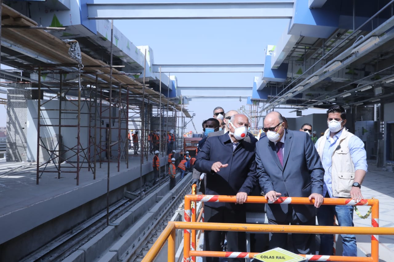 وزير النقل: تكثيف الأعمال للانتهاء من المرحلة الرابعة للخط الثالث للمترو