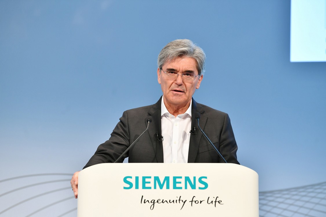 جو كايسر الرئيس التنفيذي لشركة الإلكترونيات الحديثة الألمانية ؛ سيمنز