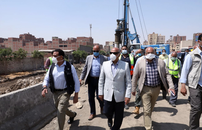 وزير النقل يتفقد مشروع تطوير الطريق الدائرى