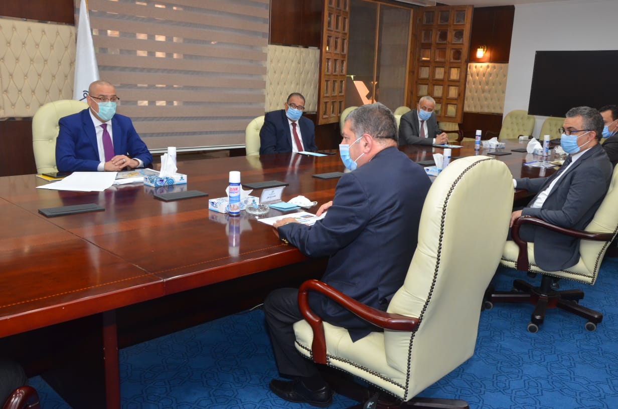 “الإسكان” تتفق مع “قطاع الأعمال” على وضع مخططات المشروعات المشتركة