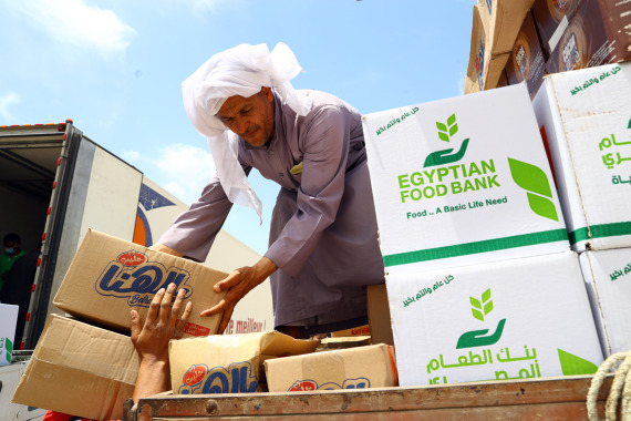 “دعم العمالة اليومية مسؤولية”.. حملة من “بنك الطعام” لمساندة المتضررين من كورونا