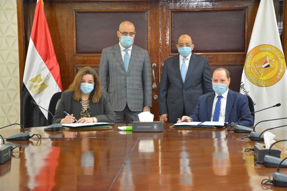 بروتوكول بين “الإسكان” و”التنمية المحلية” لتوزيع عوائد التصالح فى مخالفات البناء