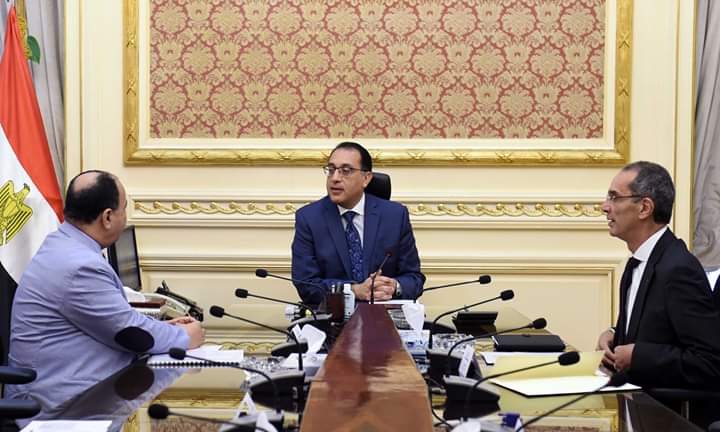 رئيس الوزراء يناقش الاستثمارات المطلوبة لقطاع البنية الأساسية المعلوماتية