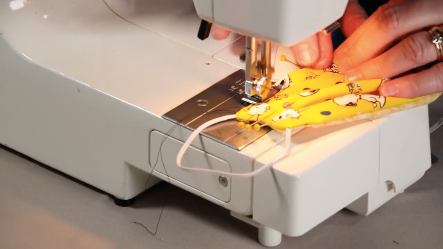 تصنيع الكمامات من القماش