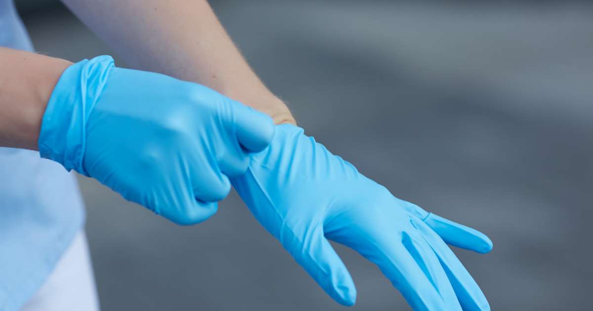 المستلزمات الطبية ؛ القفازات الطبية ؛ فيروس كورونا