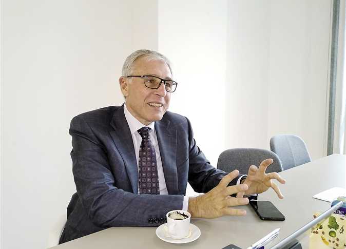 سمير العلايلى ؛ ملائكة الأعمال