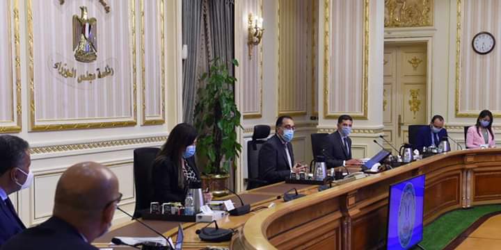 رئيس الوزراء يواصل لقاءاته مع المستثمرين لجذب استثمارات جديدة