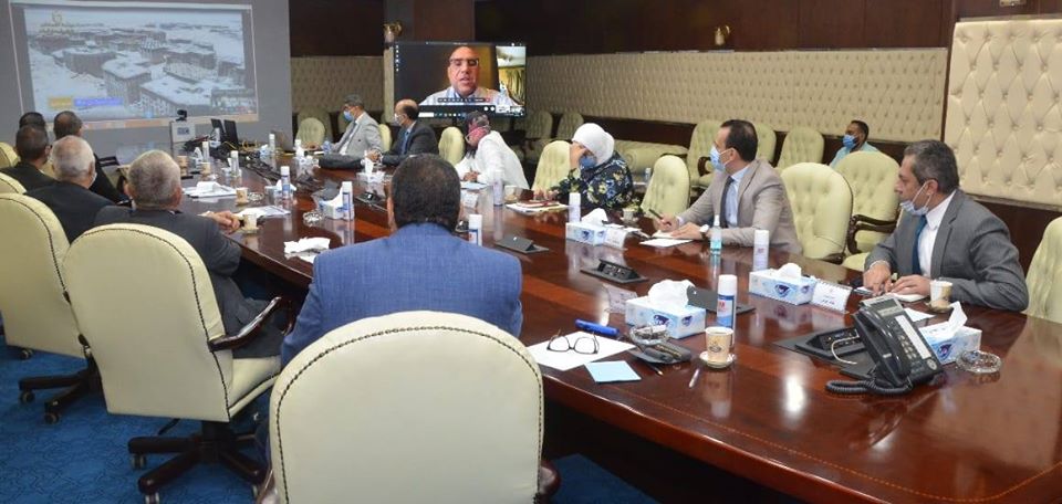 “وزير الإسكان” يؤكد على الالتزام بالجداول الزمنية لتنفيذ المشروعات بـ”العبور الجديدة”