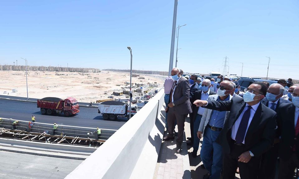 رئيس الوزراء يتفقد الطرق والمحاور الجديدة بمدينة 6 أكتوبر