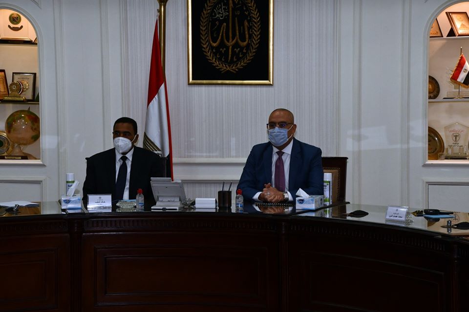 وزير الإسكان