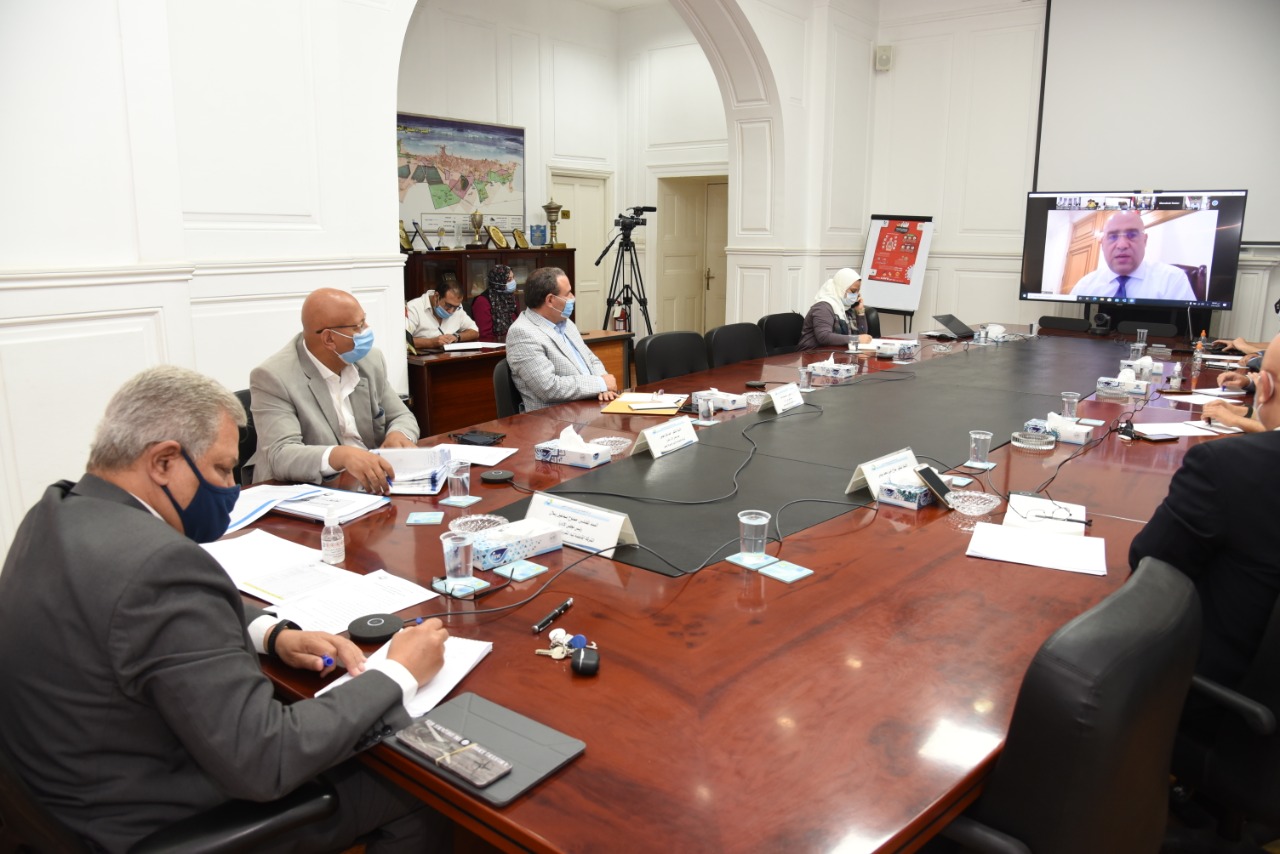  وزير الإسكان: تقديم خدمات المياه والصرف للمواطنين بأعلى جودة.. وإيجاد حلول سريعة للمناطق الساخنة