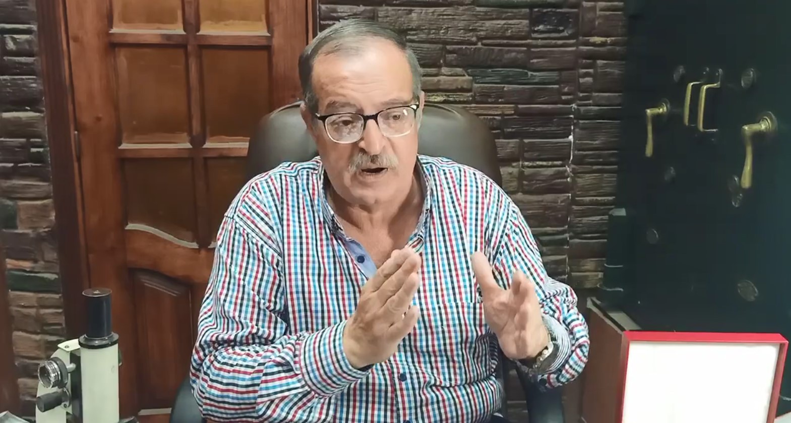 مجدى عباس ؛ شركة دايموند سنتر