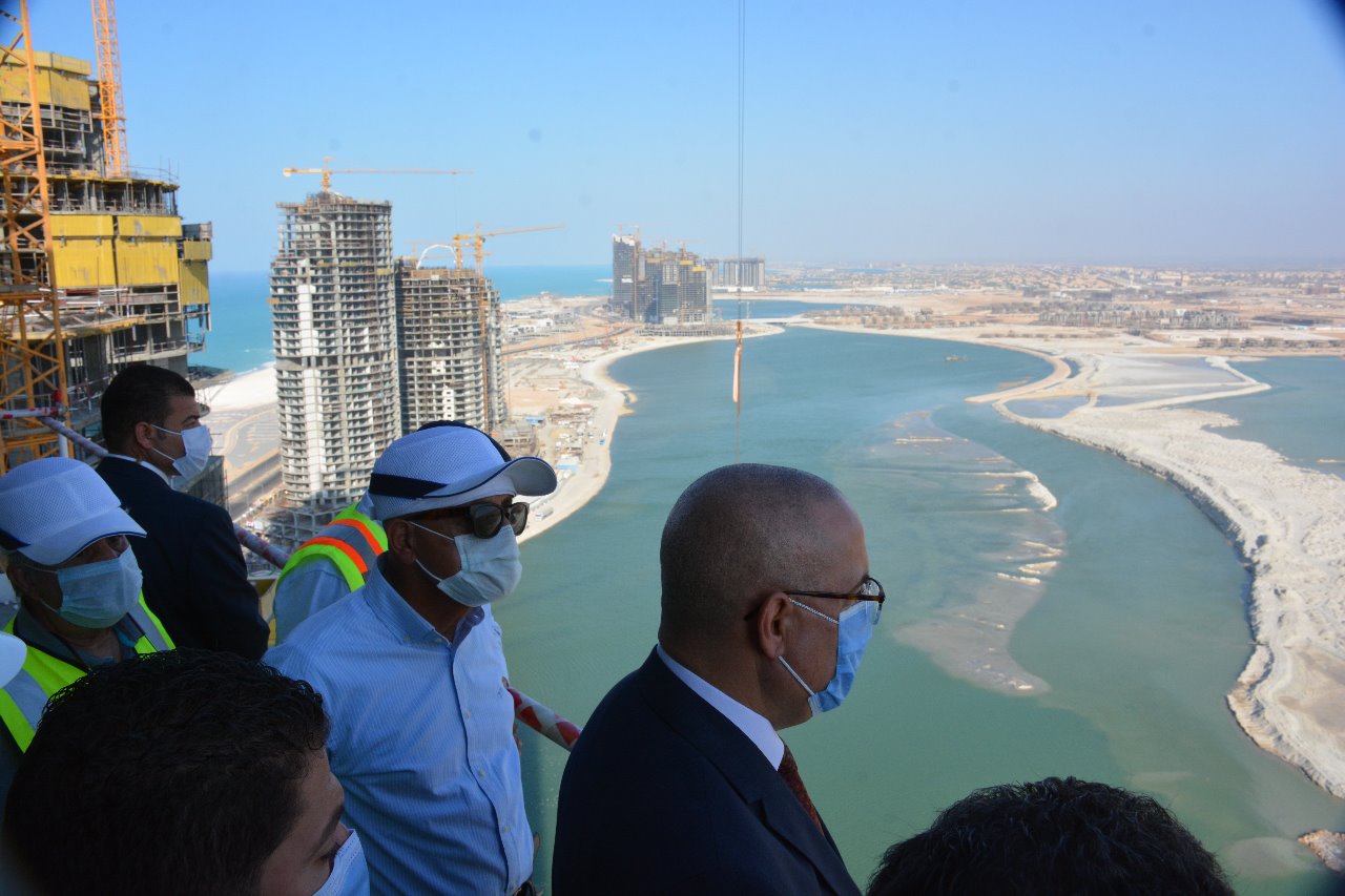 وزير الإسكان ؛ العلمين