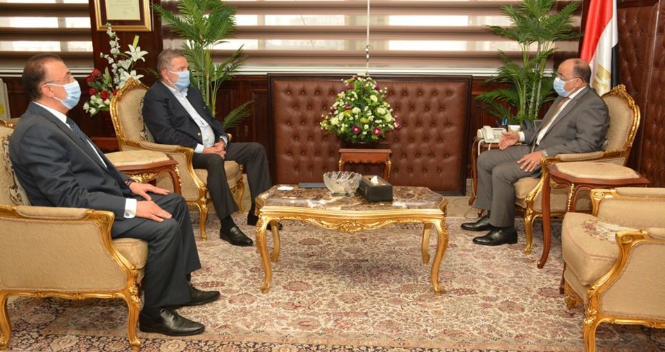 وزيرا قطاع الأعمال والتنمية المحلية يبحثان تطوير منطقة المعمورة بالإسكندرية وتحديد مواقع لمحطات شحن السيارات الكهربائية