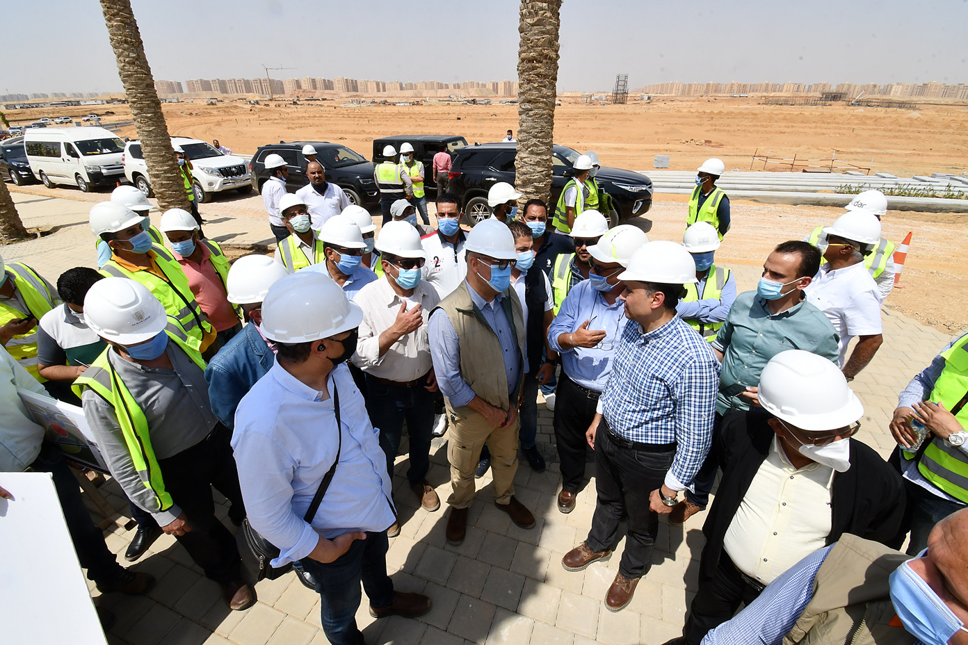 وزير الإسكان: تقييم أداء الشركات العاملة بمشروعات العاصمة الإدارية.. واستبعاد المتقاعسين