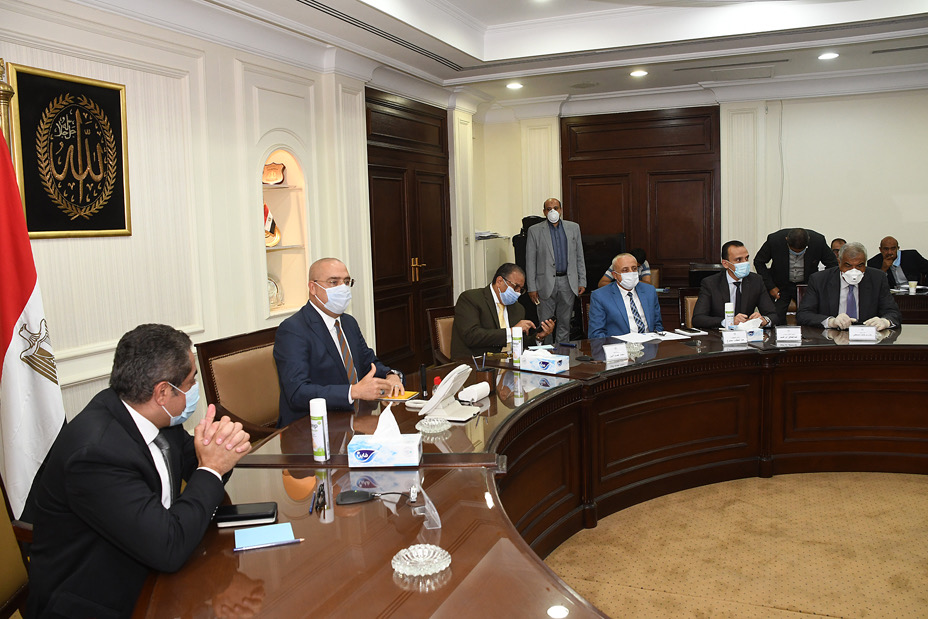 "الإسكان" تطالب الشركات المنفذة لـ"الحدائق المركزية" بالعاصمة الإدارية بضغط معدلات التنفيذ