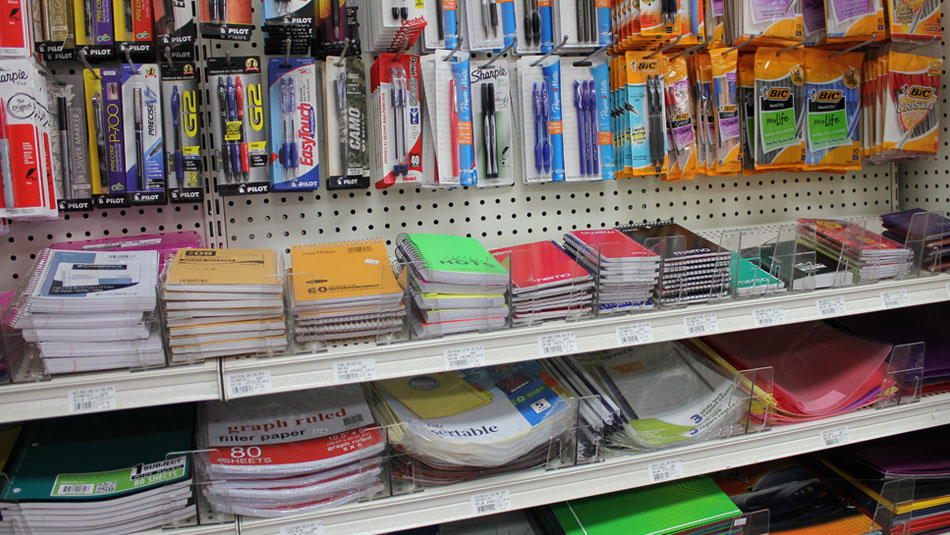 الأدوات المكتبية؛ الأقلام ؛ الكراسات