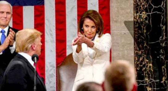 رئيسة مجلس النواب الأمريكي ترفض خطة خاصة بدعم قطاع الطيران