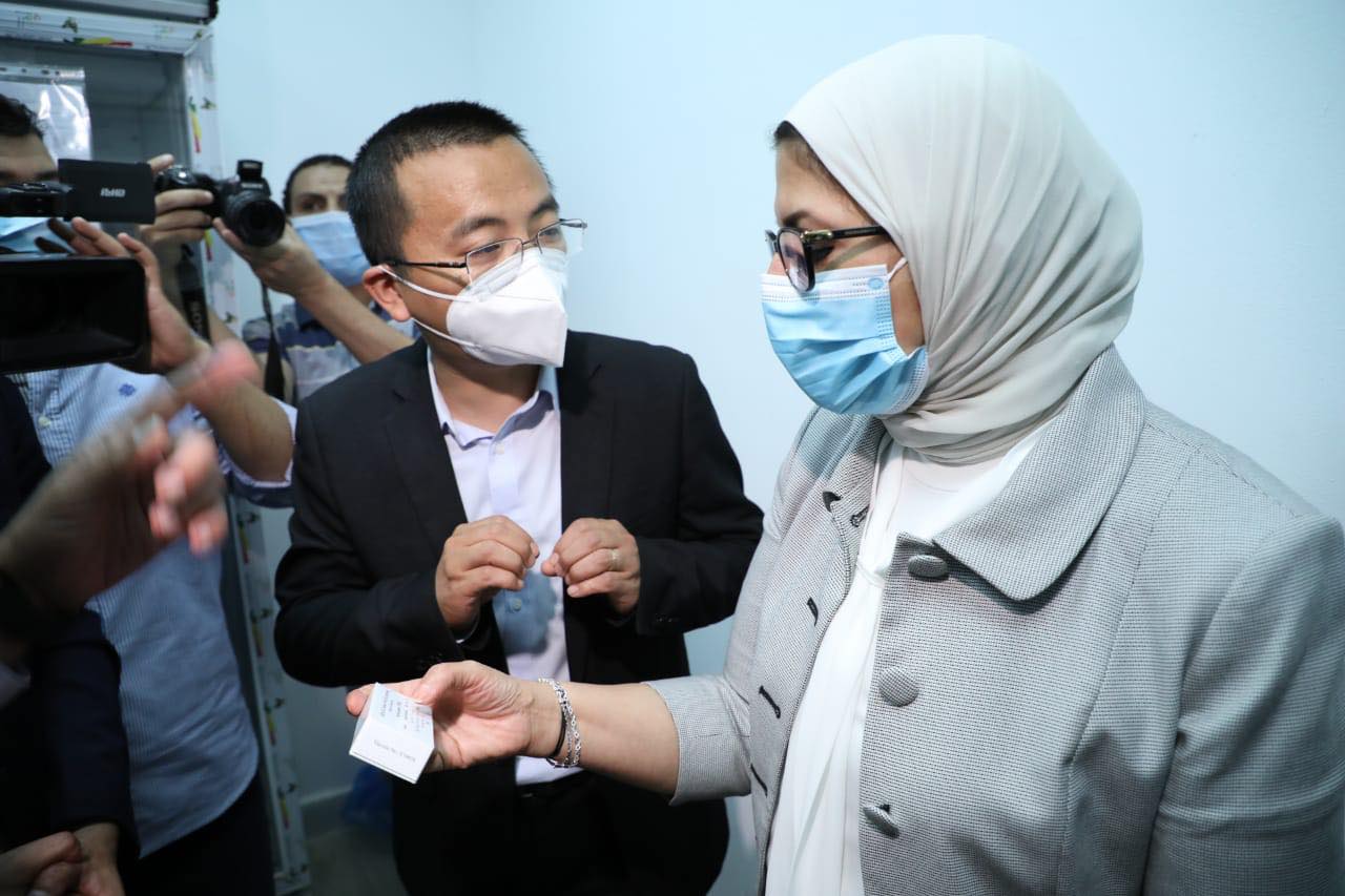 مستشارة وزيرة الصحة: مصر تشارك فى المرحلة الثالثة لأبحاث إنتاج عقار ضد “كورونا “