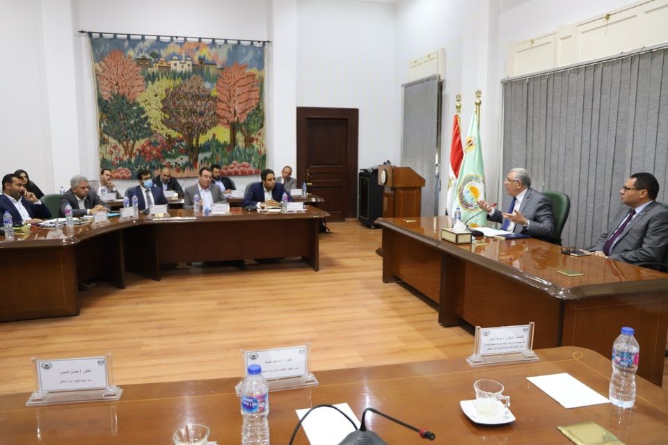 وزير الزراعة يستعرض مع “المصرية لشباب الأعمال” جهود منظومة تطوير الرى
