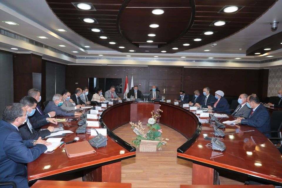 “قطاع الأعمال” و”النقل” يبحثان آليات تطوير الأسطول التجارى المصرى