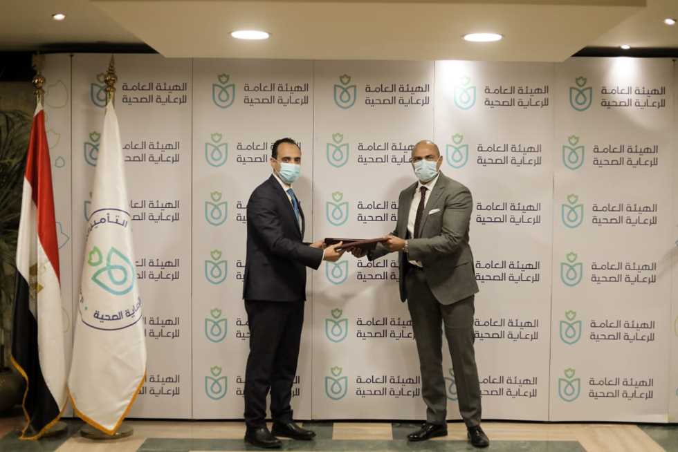 “استرازينيكا للأدوية” تدعم “التأمين الصحى” بنظام إلكترونى مميكن