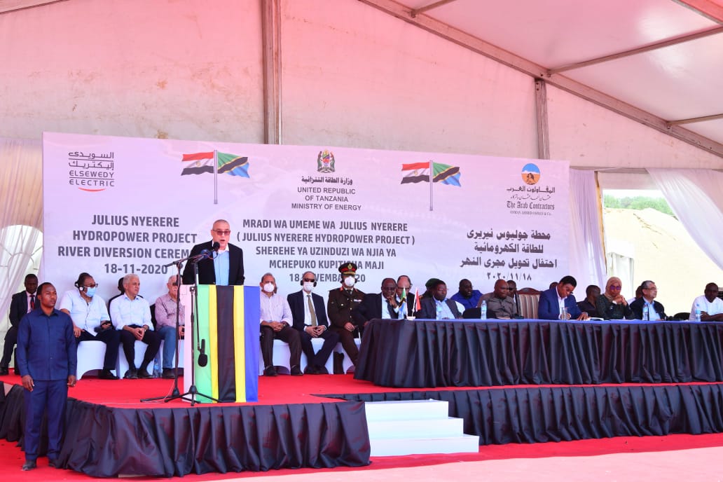 “شاكر” و”الجزار” يشاركان فى الاحتفال بتحويل مجرى نهر روفيجى لتنفيذ سد جيوليوس نيريرى بتنزانيا