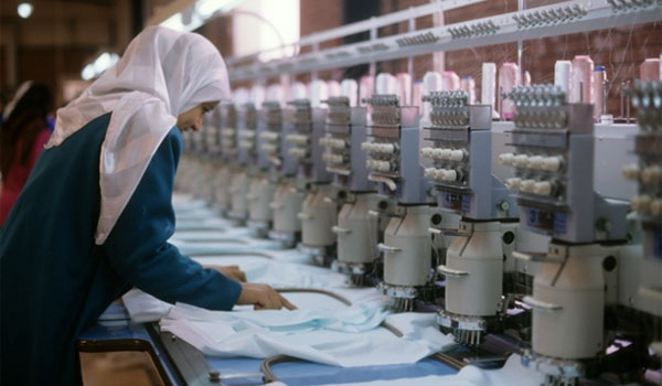 "ديلويت": 82% من النساء العاملات يعانين من الأضرار السيئة على حياتهن بسبب "كورونا"