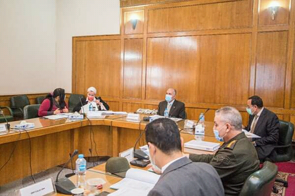 اللجنة العليا لتراخيص الشواطئ تناقش دراسات الأعمال المنفذة على السواحل المصرية