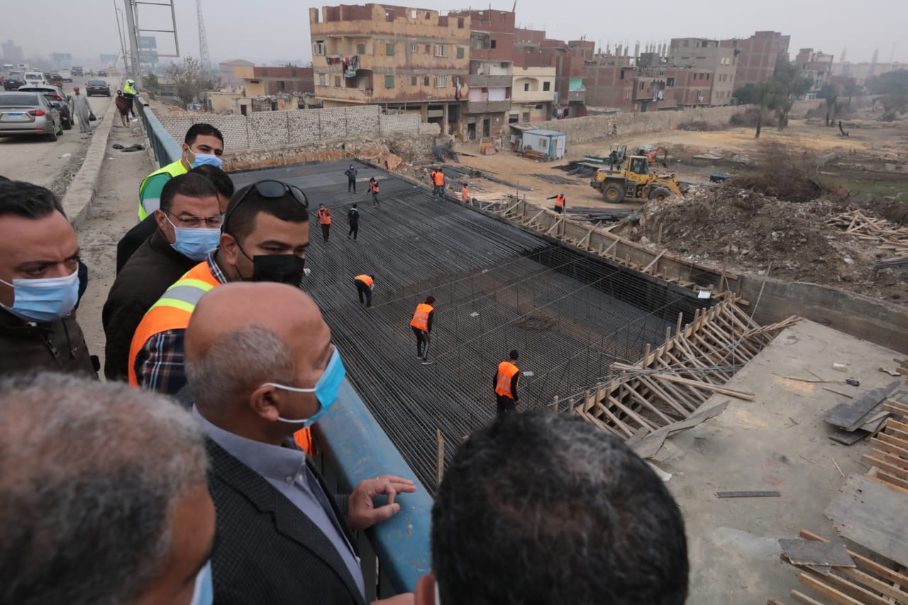 وزير النقل يتابع نقل المرافق المتعارضة مع تطوير الطريق الدائرى حول القاهرة الكبرى