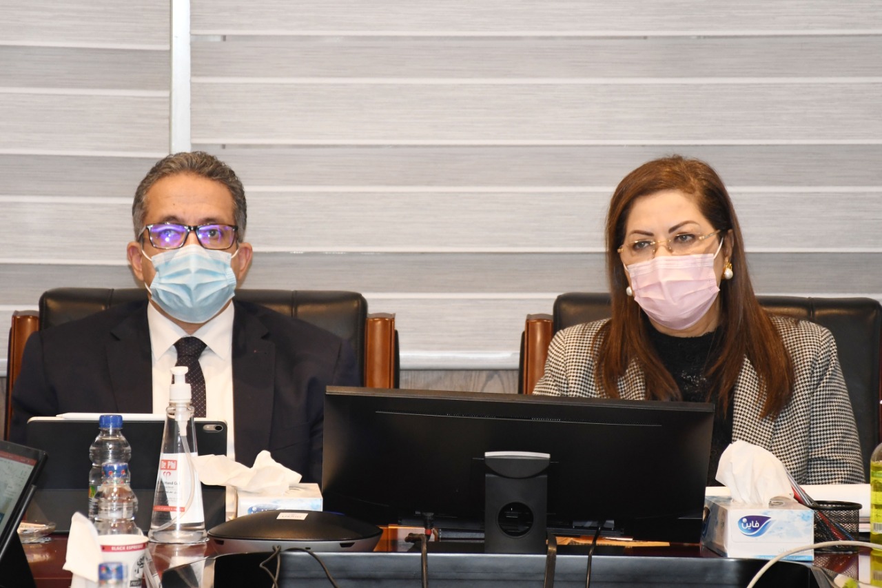 وزيرا التخطيط والآثار يبحثان تفعيل وحدة الحسابات الفرعية بوزارة السياحة