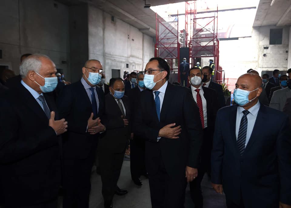 رئيس الوزراء يشهد وصول ماكينة الحفر العميق إلى محطة "الكيت كات" بالمرحلة الثالثة من الخط الثالث للمترو 