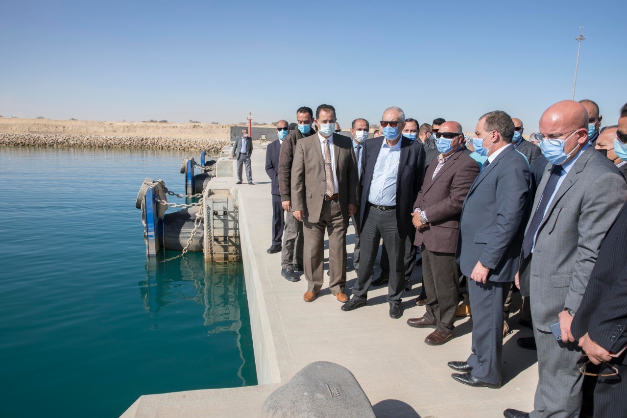 وزير النقل يتفقد استكمال أعمال تطوير ميناء العين السخنة بتكلفة 20 مليار جنيه