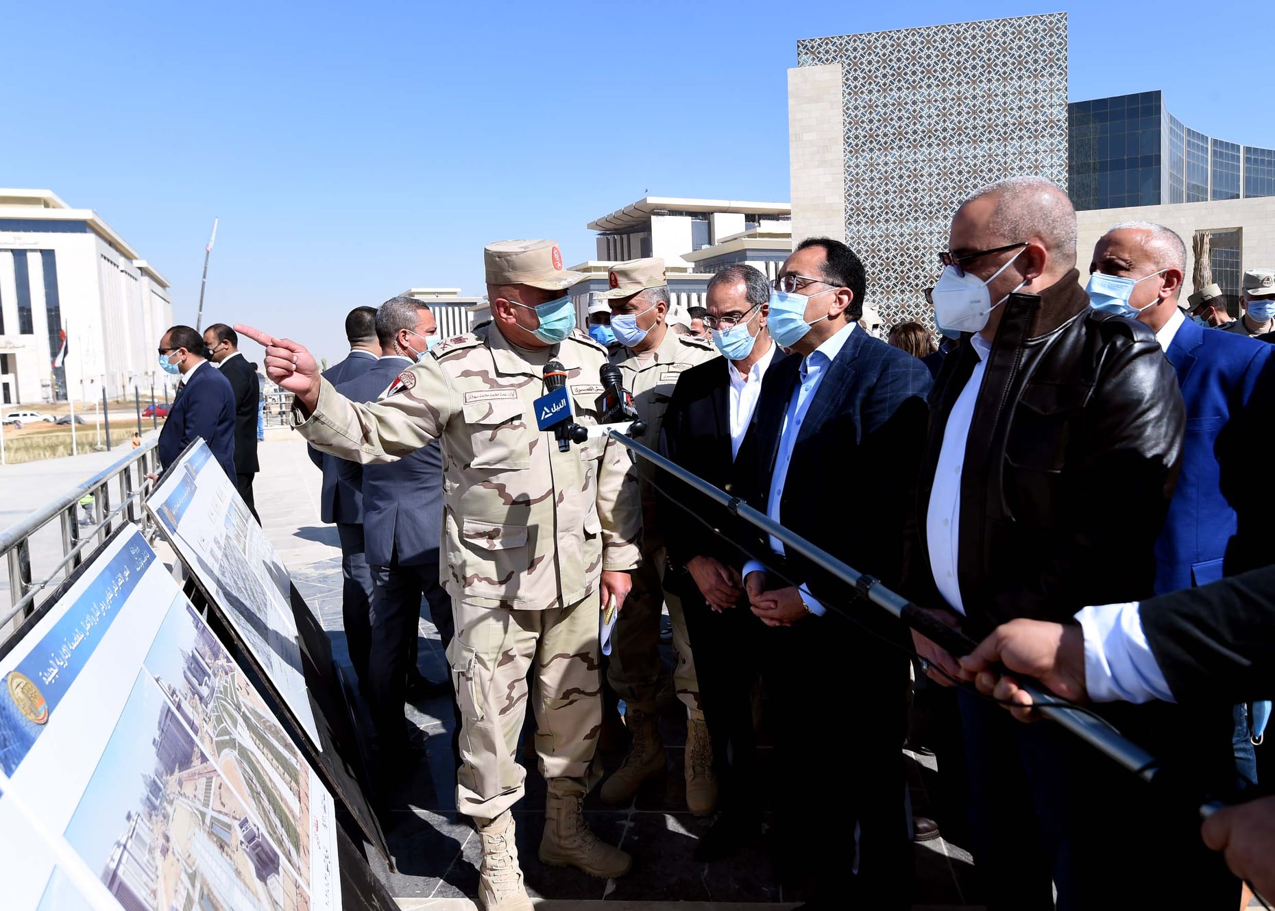 رئيس الوزراء يتفقد منطقة الأبراج والحديقة المركزية وحى جاردن سيتى بالعاصمة الإدارية