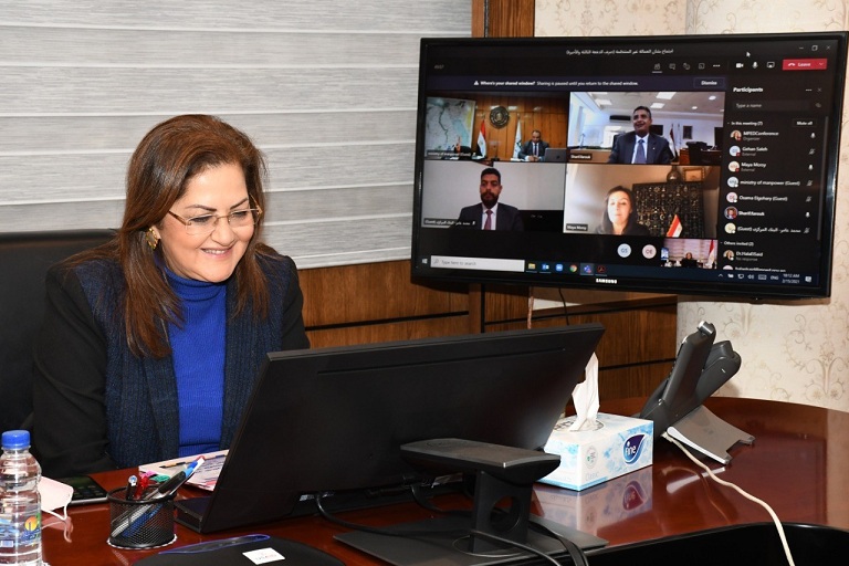 وزيرة التخطيط تتابع ترتيبات صرف الدفعة الأخيرة من منحة العمالة غير المنتظمة